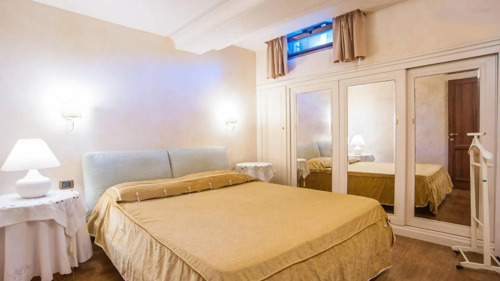 Rossellini House Apartment Rome